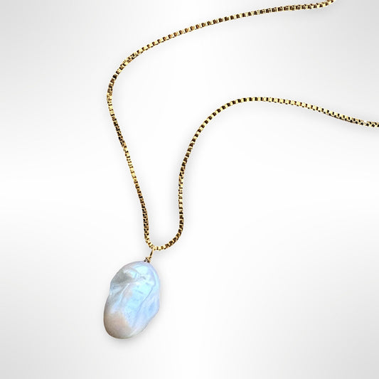 Baroque Pearl Pendant Necklace